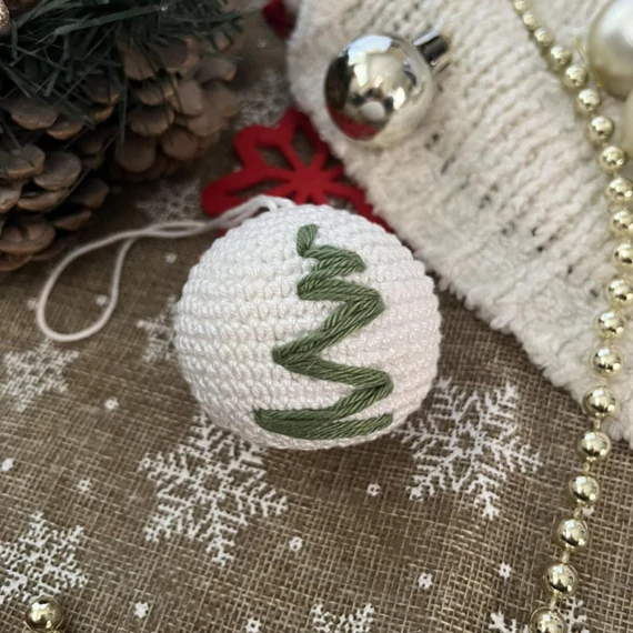 Karácsonyi Horgolóbox (kezdő) - Karácsonyi hímzett gömb (pamut)